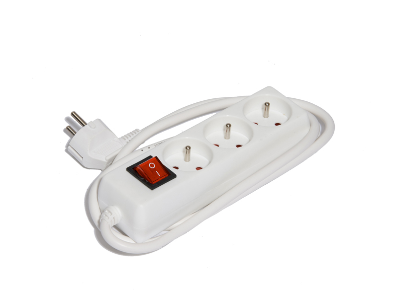 Bloc 3 prises domestique blanc avec interrupteur - 1,5m de câble HO5VVF 3G1